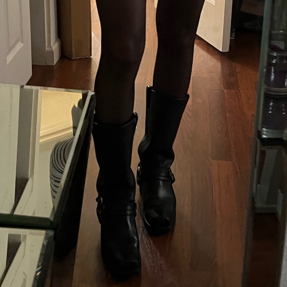 Frye Ladies Motorcycle Boots - Picture 4 of 6